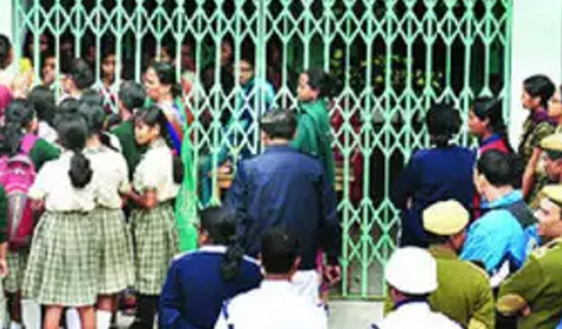 behala-school-incident-teachers-hostage-students-protest