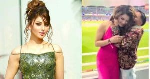 orry-kissed-urvashi-rautela-during-india-pakistan-match-amid-wedding-news-video-viral