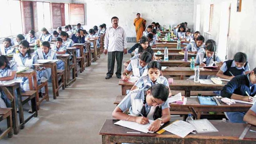 পর্যবেক্ষক কম: সামাল দিতে এবার প্রাথমিক শিক্ষক মাধ্যমিকে