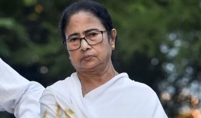 সিউড়িতে বিক্ষোভ, মুখ্যমন্ত্রীর ছবিতে কালি লেপে দেওয়ার অভিযোগে উত্তেজনা