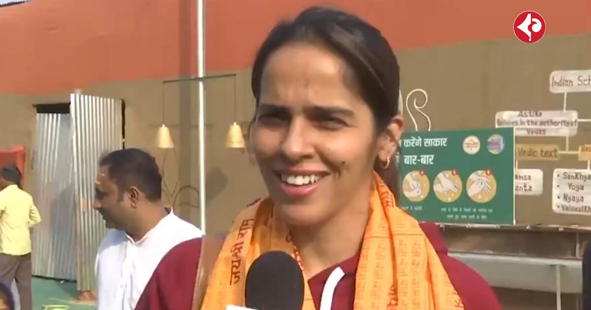 saina-nehwal-holy-dip-triveni-sangam-hails-up-govt-Mahakumbh 2025