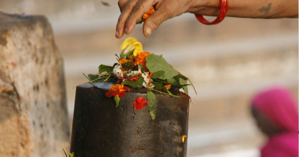 Benefits of Offering Various Substances for Shivling Abhishek