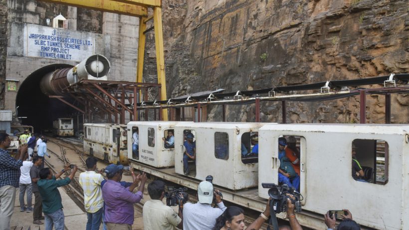 tunnel-collapse-48-hours-later-8-workers-trapped-life-death-struggle-army-ndrf