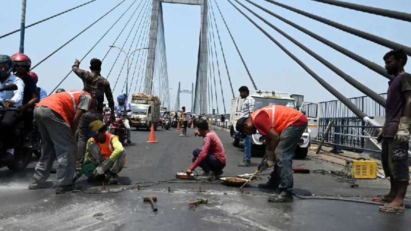 Accident on Howrah Road Blocks Traffic for 5 Hours