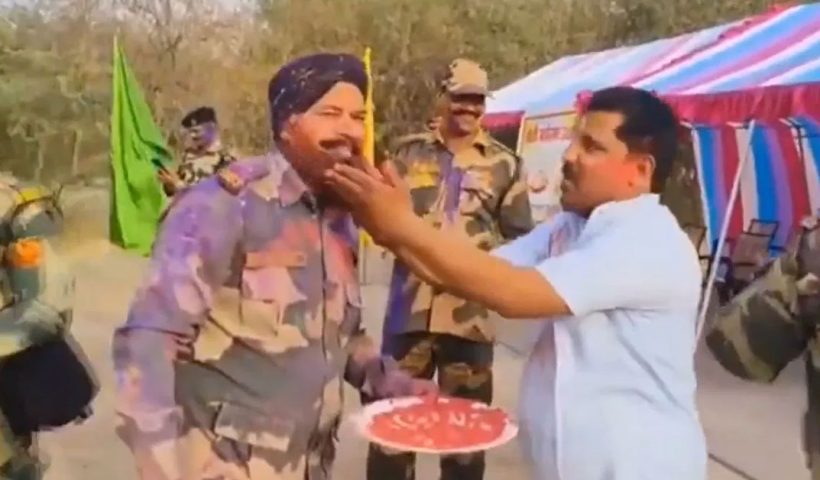 BSF celebrated Holi at Indo-Pak border in Jaisalmer