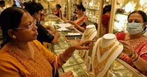 "Will Gold Prices Drop to ₹75,000? The Middle Class Poised to Seize the Opportunity"