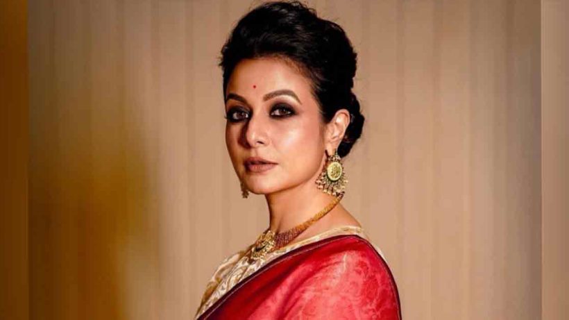 koel-mallick-kalighat-visit-with-her-husband-and-parents