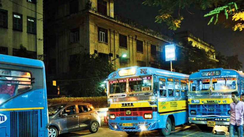 Late night bus service in Kolkata