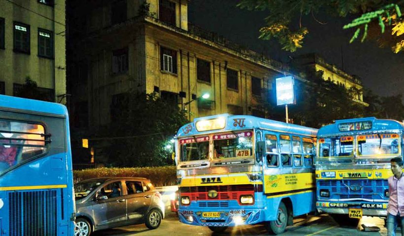 Late night bus service in Kolkata