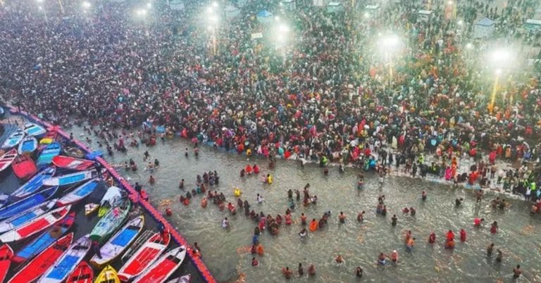 মহাকুম্ভের সময় স্নানের জন্য উপযুক্ত ছিল গঙ্গার জল, সংসদে জানাল সরকার Maha Kumbh