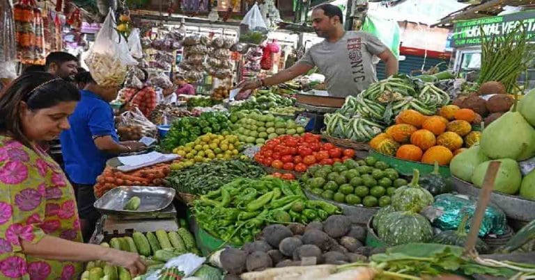 https://kolkata24x7.in/wp-content/uploads/2025/03/Market.jpg