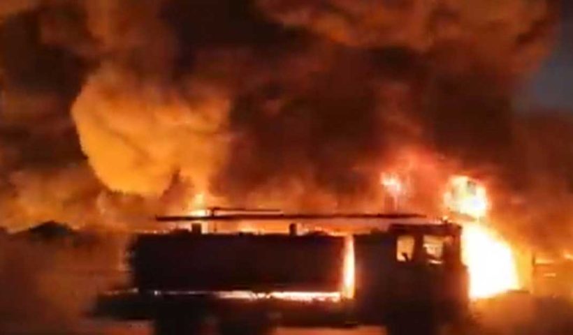 Massive Fire Godown in Gujarat