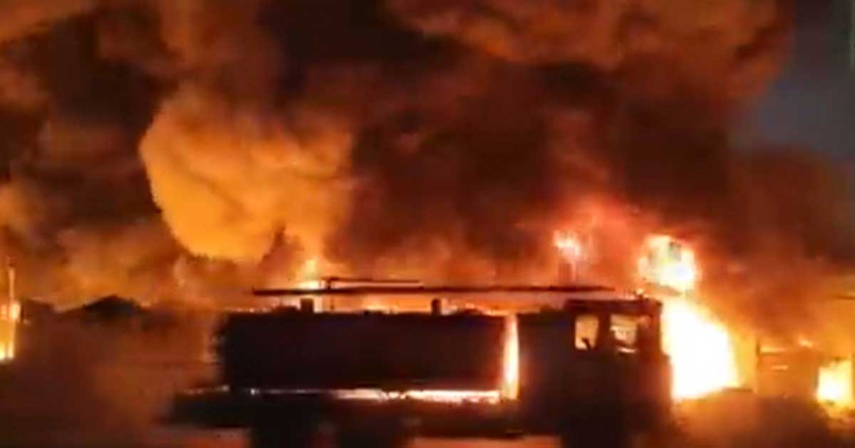 Massive Fire Godown in Gujarat