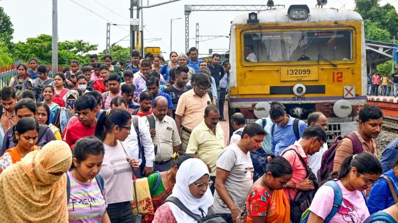 Signal Disruption at Dumdum, Commuters Face Severe Inconvenience