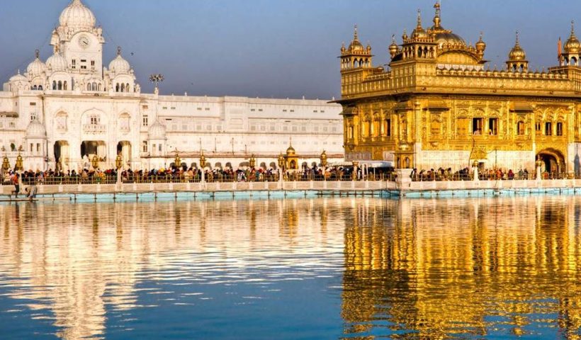 attack-on-pilgrims-with-swords-in-golden-temple-amritsar-five-injured