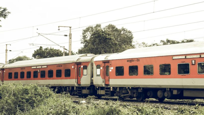 newborn-dead-on-train-coupler-delhi-railway-station-police