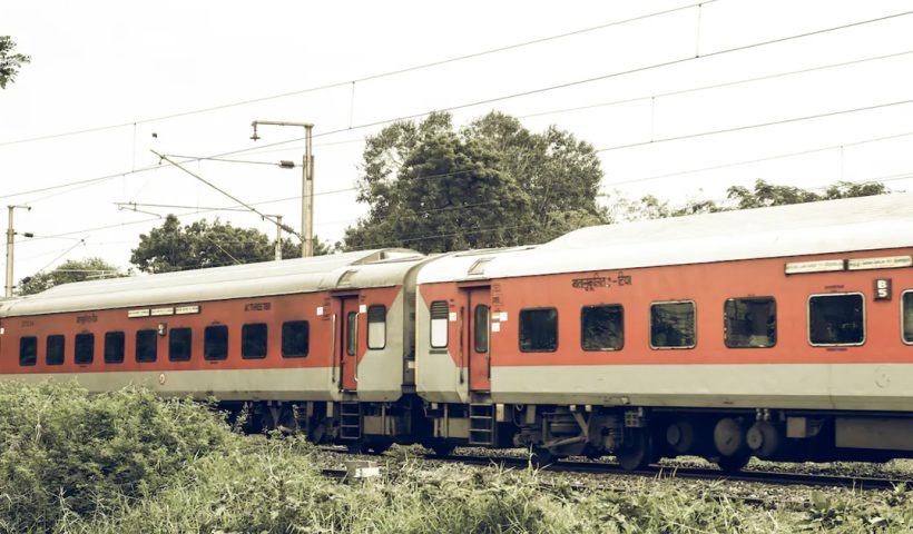 newborn-dead-on-train-coupler-delhi-railway-station-police