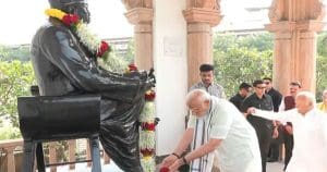PM Modi pays floral tribute to RSS founder