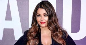 accident-between-aishwarya-rai-car-and-bus-in-mumbai-fans-worried