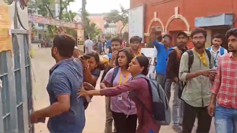 SFI-TMCP Clash at Medinipur College, Tension Rises in Student Protest