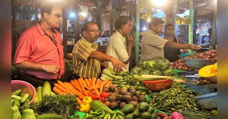 Vegetable Prices Soar in Kolkata: Consumers Face Rising Costs