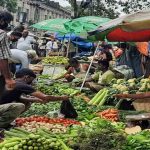 Latest News বাজারে সবজির দাম কমায় ক্রেতা থেকে বিক্রেতাদের মধ্যে আনন্দের আমেজ