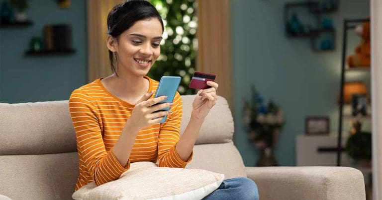 India’s Average Monthly Income girl