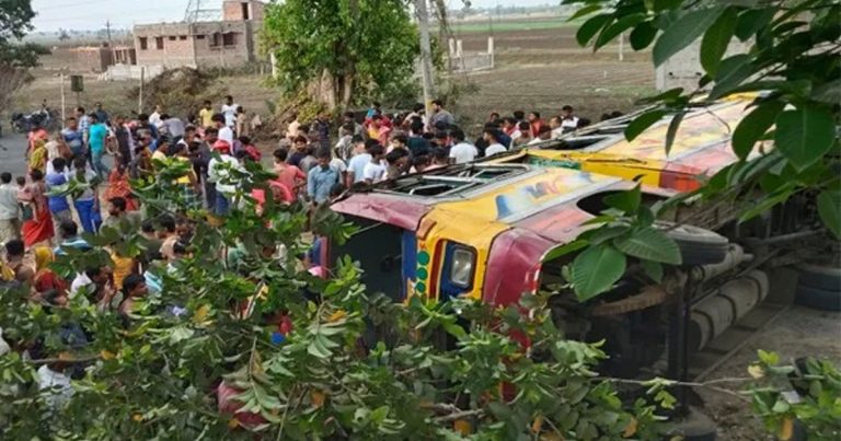 শ্রীরামপুর ভয়াবহ বাস দুর্ঘটনায় মৃত এক, আহত প্রায় ৩৩