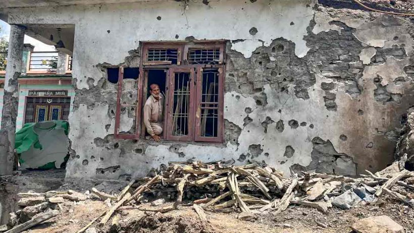Jammu and Kashmir LG Announces Govt Job for Families of Cross-Border Shelling Victims