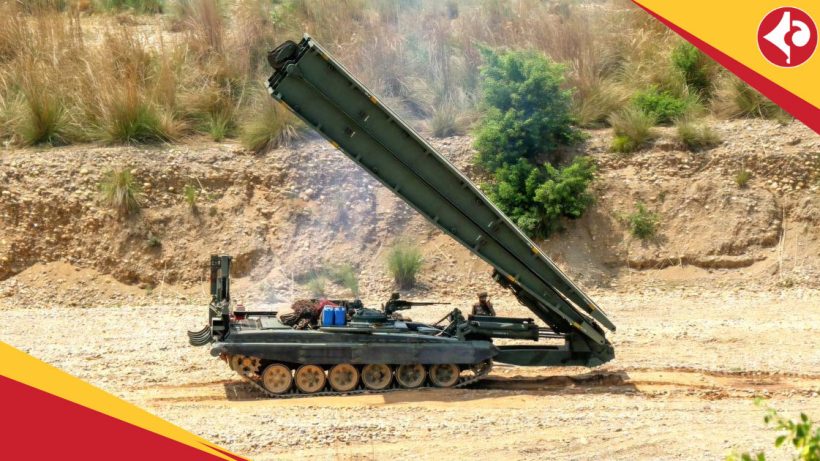 যুদ্ধক্ষেত্রে 'গেম চেঞ্জার' ভারতের ব্রিজ লেয়ার ট্যাঙ্ক কতটা বিপজ্জনক জানুন 2 bridge layer tank T-72M1