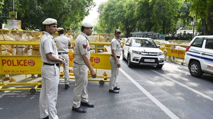 delhi police busts isi sleeper cell