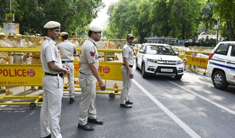 delhi police busts isi sleeper cell