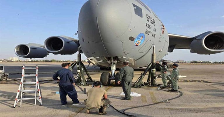 india us try to fly airplane