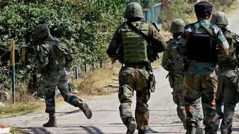 কাশ্মীরে এনকাউন্টার: সোপিয়ানে নিহত লস্কর জঙ্গি, অভিযুক্তদের ধরতে পুরস্কার ঘোষণা Kashmir terrorist killed gunfight