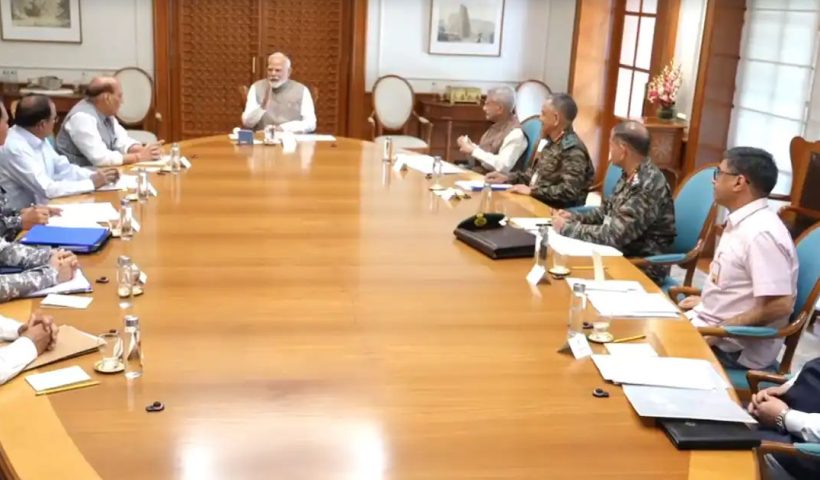 মোদীর বাসভবনে উচ্চপর্যায়ের বৈঠক, উপস্থিত CDS ও ৩ বাহিনী প্রধান