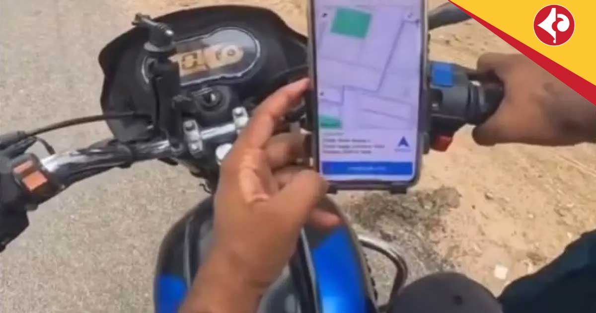 Girl Books Cab for 180 Meters to Avoid Street Dogs