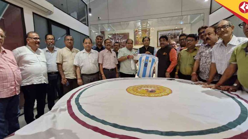 Lionel Messi's Signed Green-Maroon Jersey Gifted to Mohun Bagan on His 38th Birthday Thrills Fans