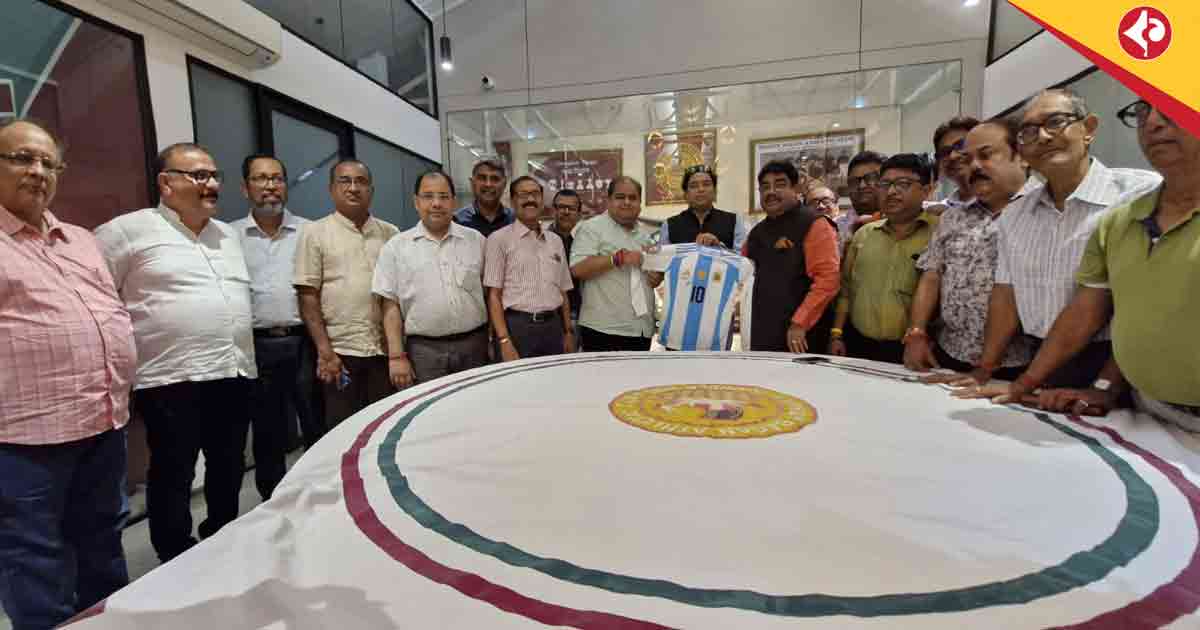 Lionel Messi's Signed Green-Maroon Jersey Gifted to Mohun Bagan on His 38th Birthday Thrills Fans