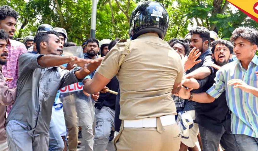 SFI Protests Bharat Mata Image, RSS Ideologues’ Portraits at Kerala Raj Bhavan