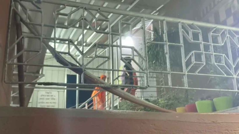 মেয়ের সঙ্গে দেখা করতে বাধা, আশ্রমে দেহ ব্যবসার অভিযোগ