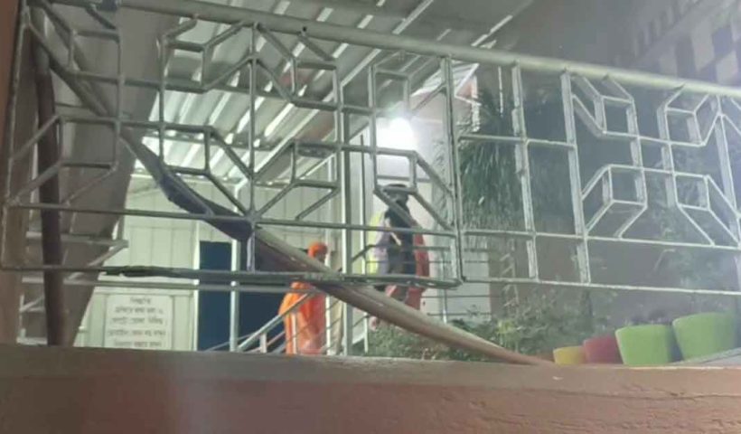 মেয়ের সঙ্গে দেখা করতে বাধা, আশ্রমে দেহ ব্যবসার অভিযোগ