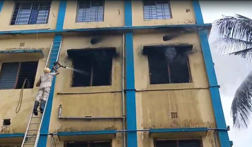 এগরা কলেজে বিজ্ঞান ভবনে অগ্নিকাণ্ড, তদন্তে পুলিশ-দমকল