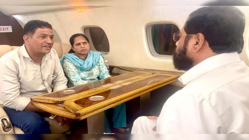 eknath-shinde flight delay