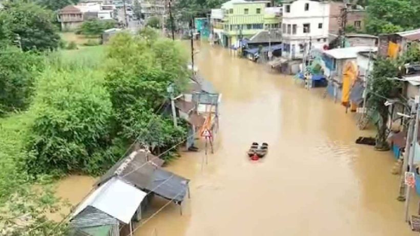 বন্যার কবলে প্রায় ৩৭ হাজার গ্রামবাসী, মৃত ২