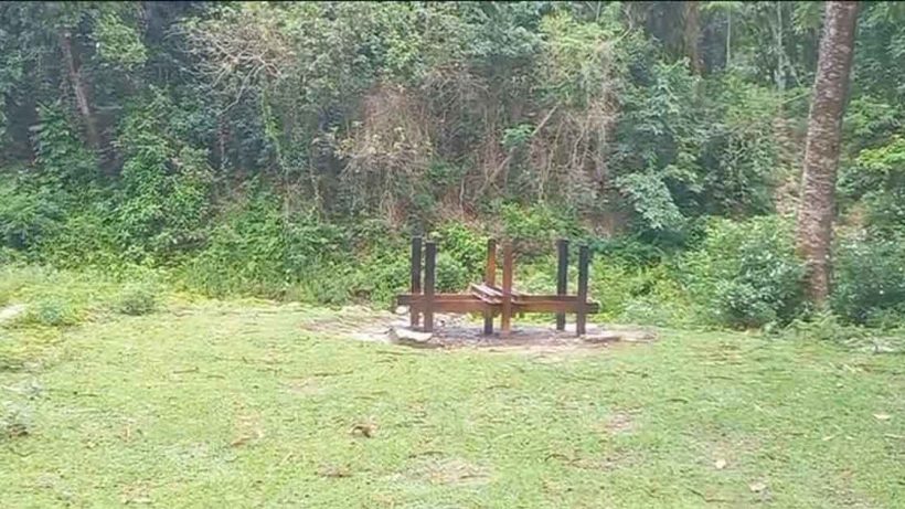 বর্ষায় জলে ডুবে যায় শ্মশান, দুর্ভোগে গ্রামবাসী