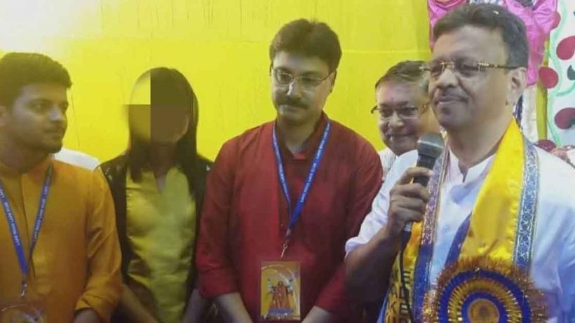 মনোজিতের সঙ্গে তৃণমূলের কোনও যোগ নেই, দাবি ফিরহাদ হাকিমের