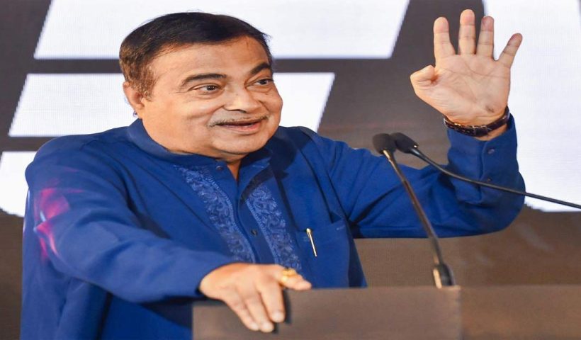 nitin-gadkari claimes about road