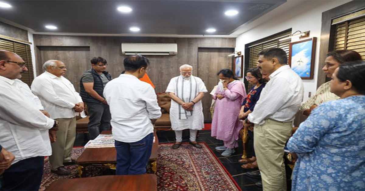 pm meets rupani family