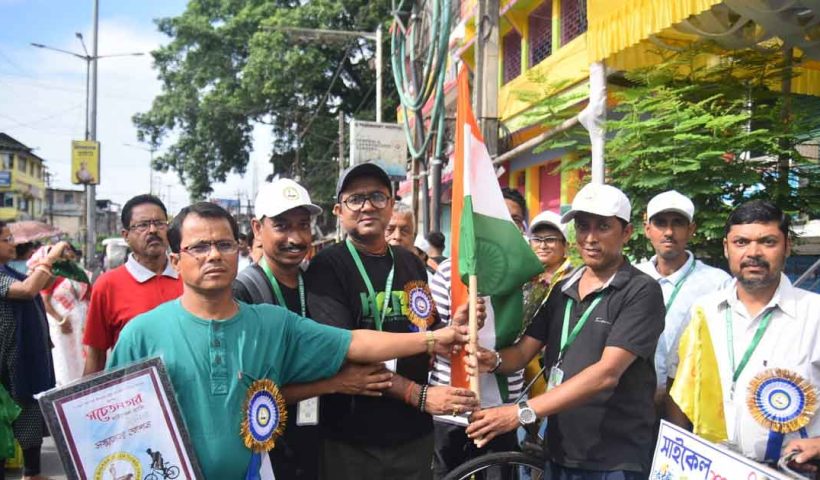 ‘সাপের কামড়ে সরাসরি হাসপাতালে চলো’, বার্তা পৌঁছে দিতে আলিপুরদুয়ারে সাইকেল র‍্যালি