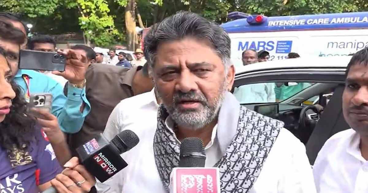 shivakumar in front of jouralists